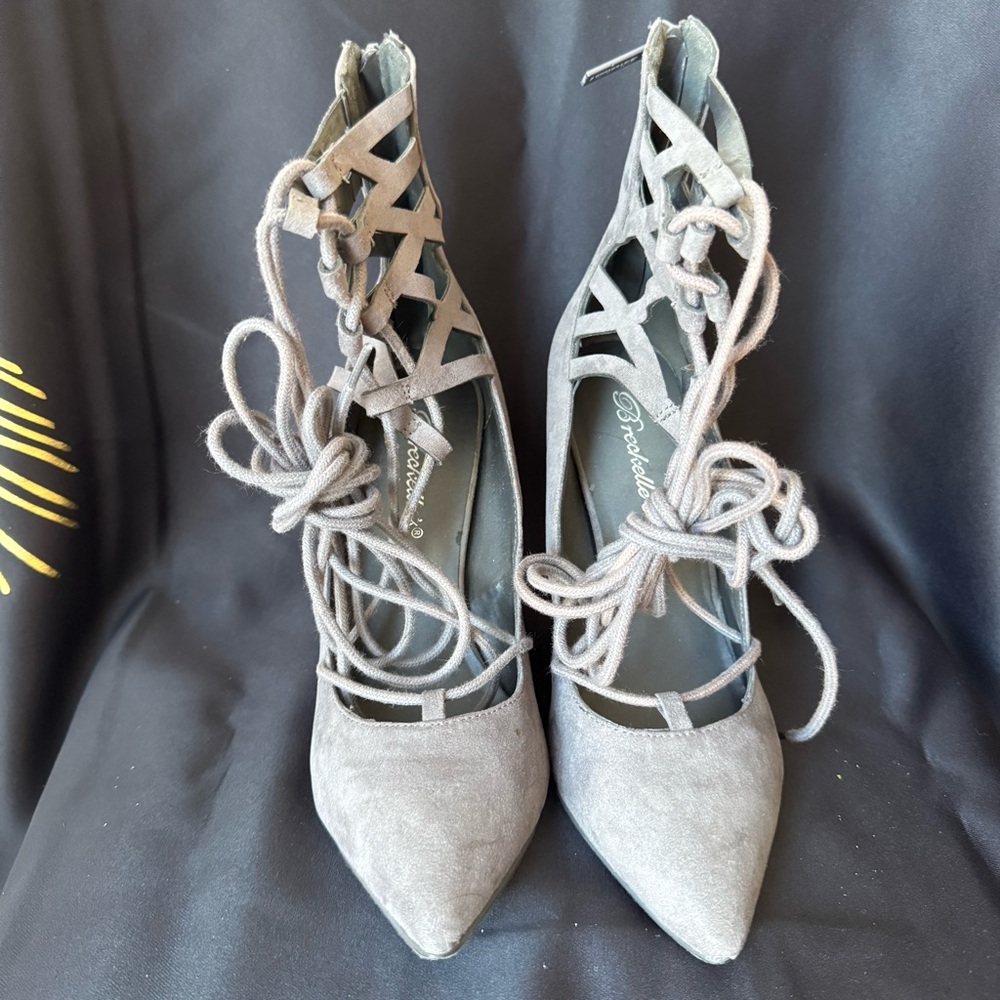 Breckelles Elegant Gray Lace-Up Heels